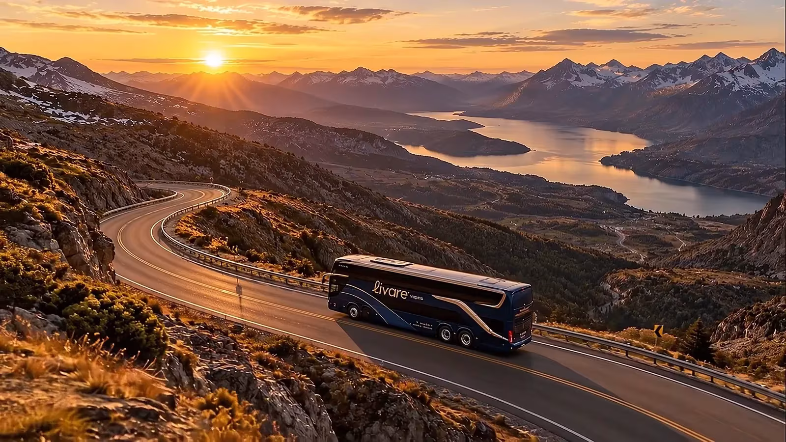 Ônibus da Livare na estrada, entre montanhas e lagos