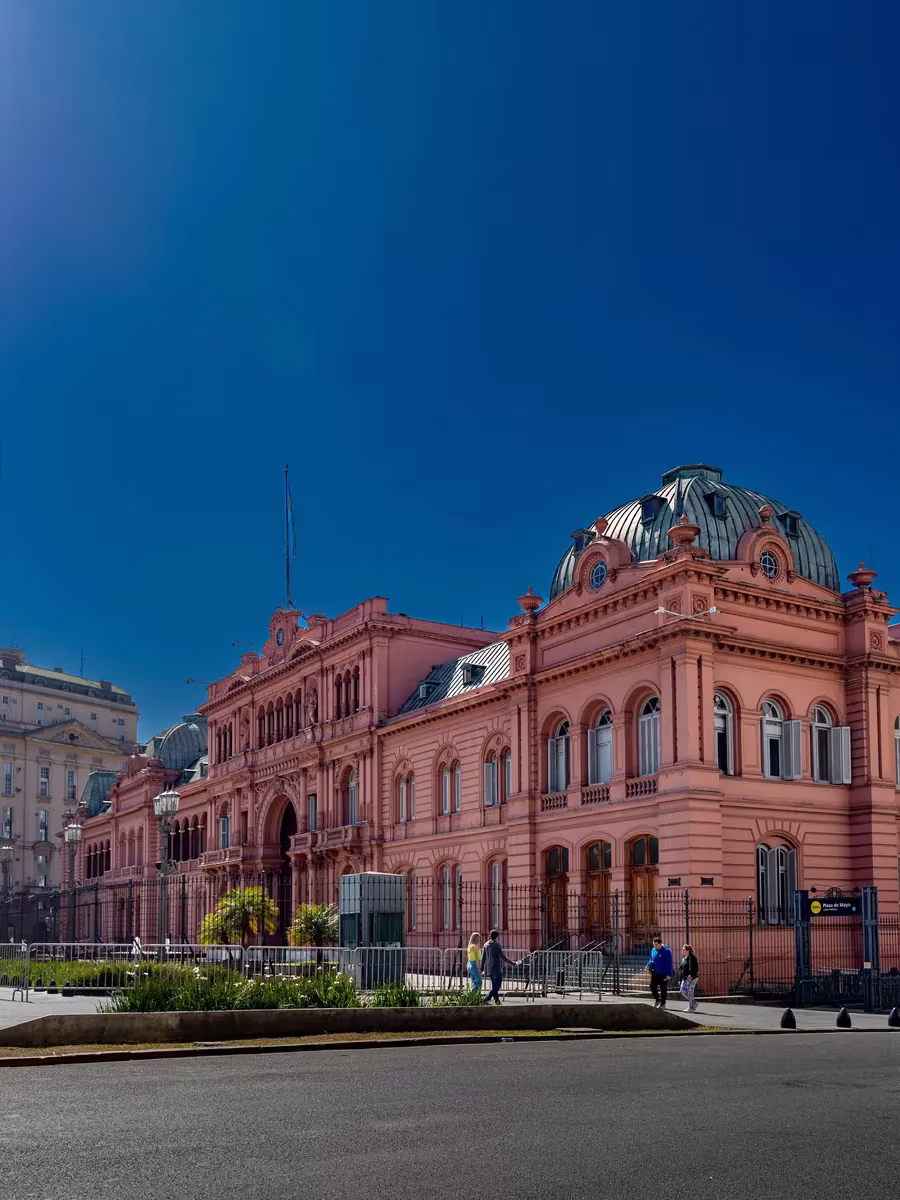 Casa Rosada, sede do governo argentino, na Plaza de Mayo